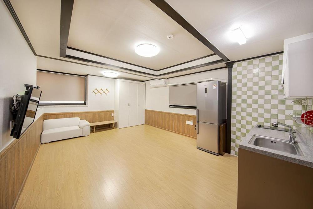 Boryeong Daecheon Sun And Moon Pension Room photo