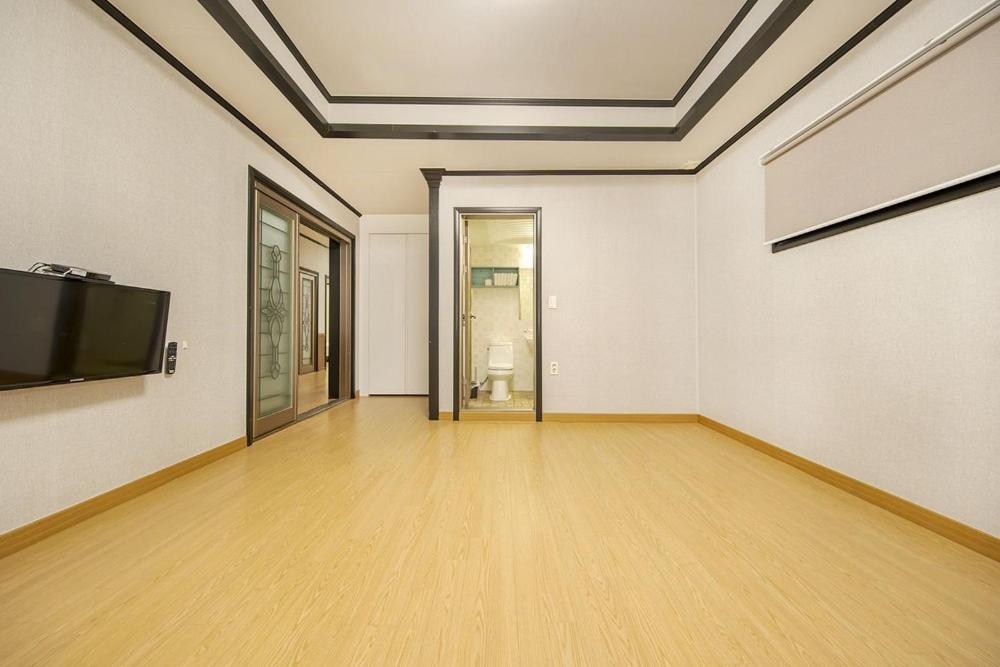 Boryeong Daecheon Sun And Moon Pension Room photo