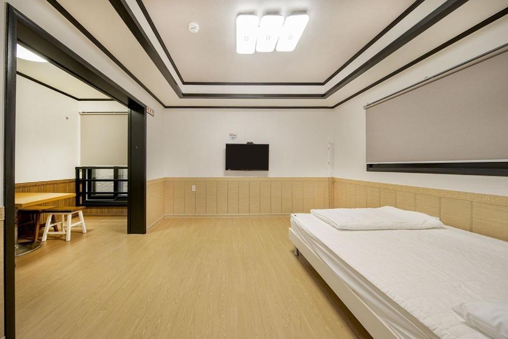 Boryeong Daecheon Sun And Moon Pension Room photo