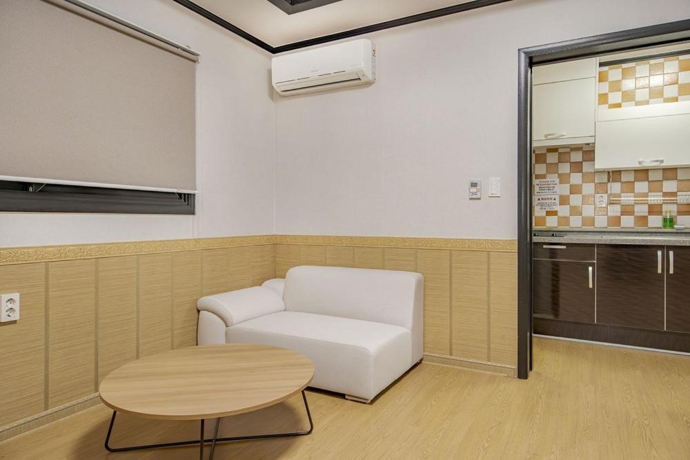 Boryeong Daecheon Sun And Moon Pension Room photo