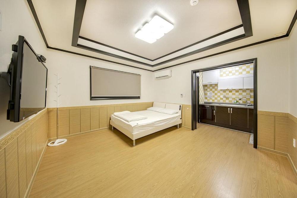 Boryeong Daecheon Sun And Moon Pension Room photo