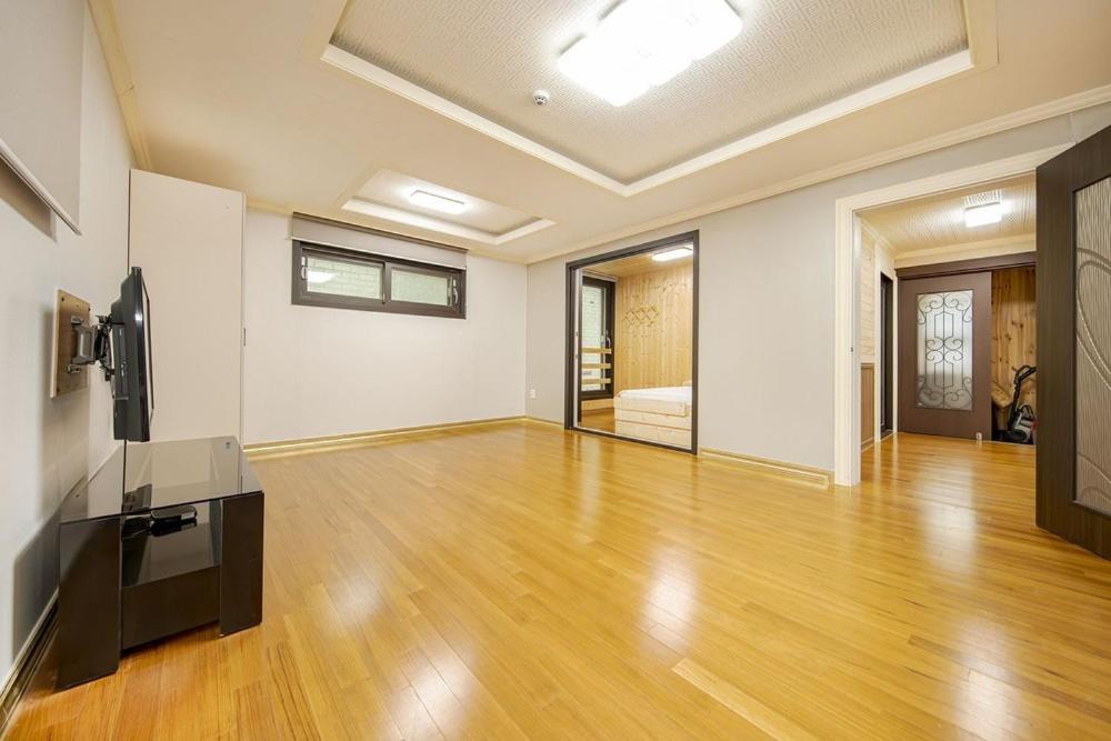 Boryeong Daecheon Sun And Moon Pension Room photo