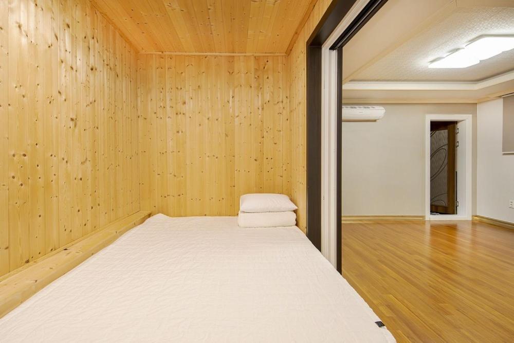 Boryeong Daecheon Sun And Moon Pension Room photo